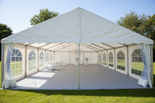 9 m Bredt Partytelt — Hvide / Plast Gulv / 216 m2