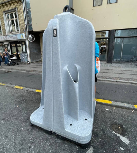 Pissoir til 4 personer – Udlejning — Til afløb / Med Lukket tank